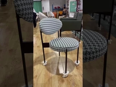 Đỏ đen sơn kim loại ghế phòng ăn / ghế ăn bọc không cánh tay